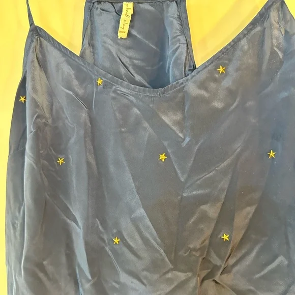 Willow & Clay Navy with Gold Metal Stars on Front Sleeveless Tank, size Large - Picture 5 of 9